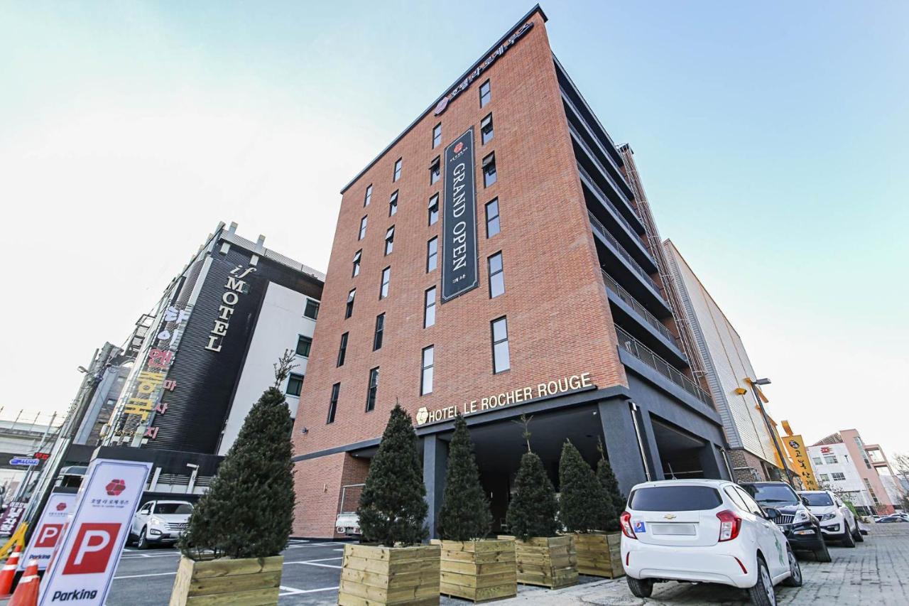 Lerocherrouge Hotel Chuncheon Bagian luar foto