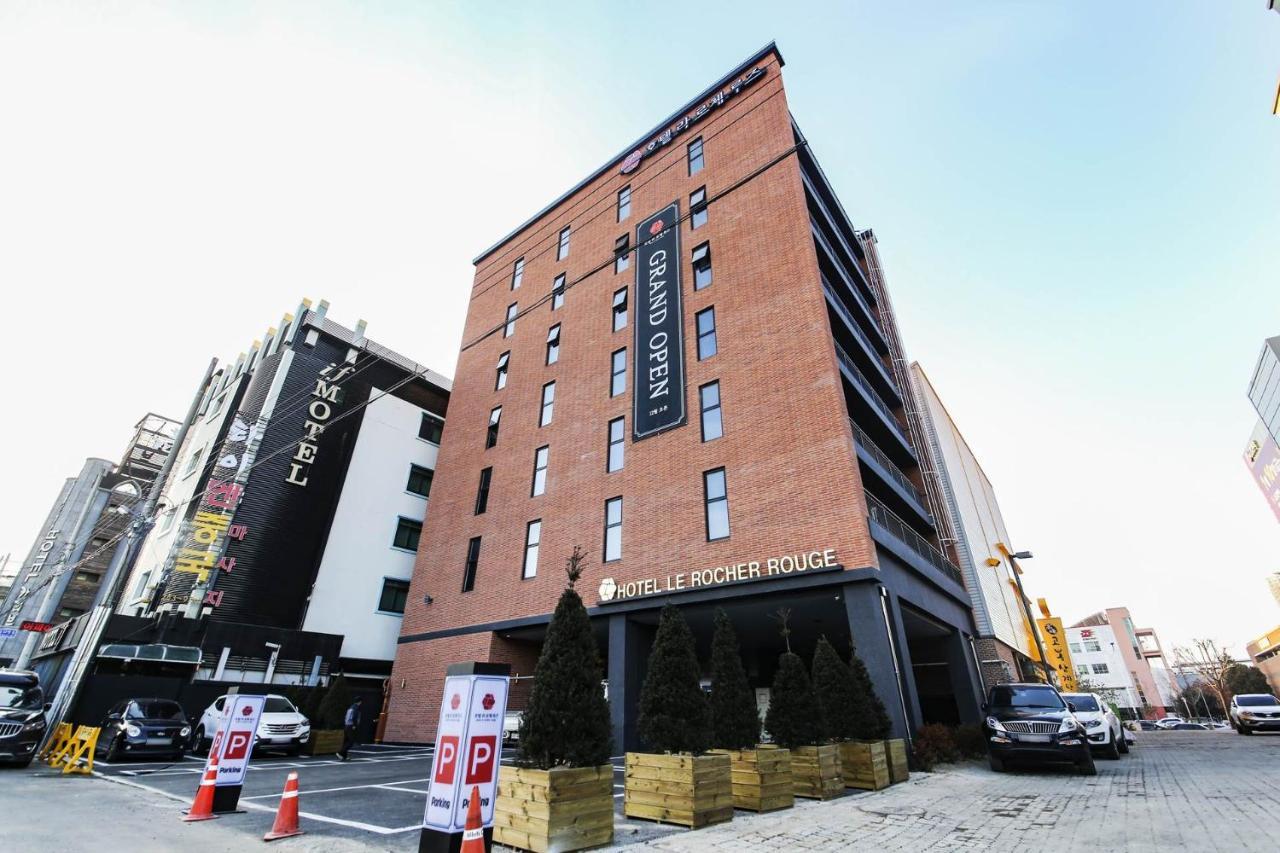 Lerocherrouge Hotel Chuncheon Bagian luar foto