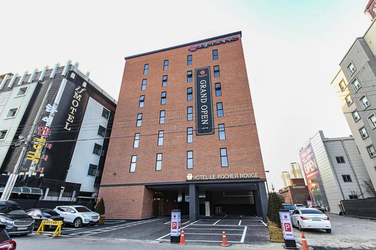 Lerocherrouge Hotel Chuncheon Bagian luar foto