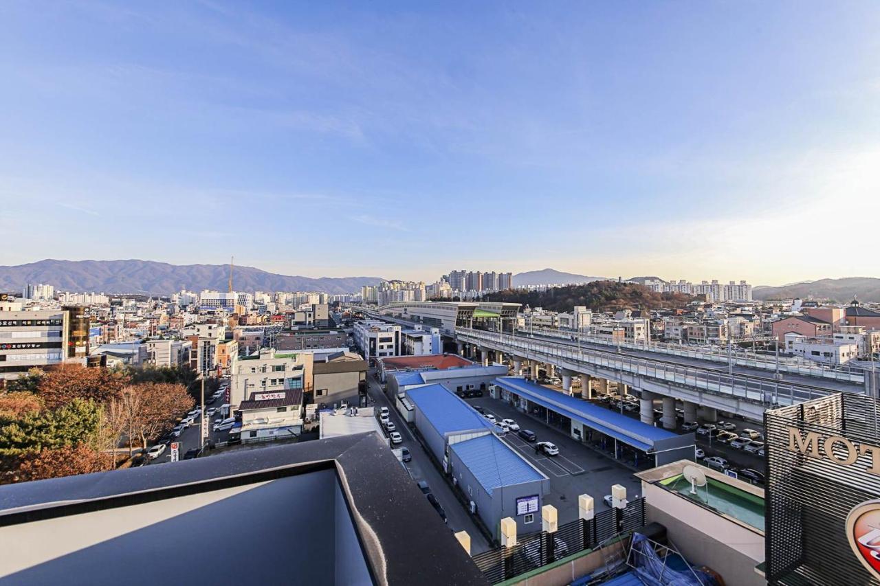 Lerocherrouge Hotel Chuncheon Bagian luar foto