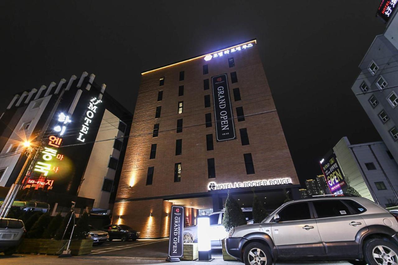 Lerocherrouge Hotel Chuncheon Bagian luar foto