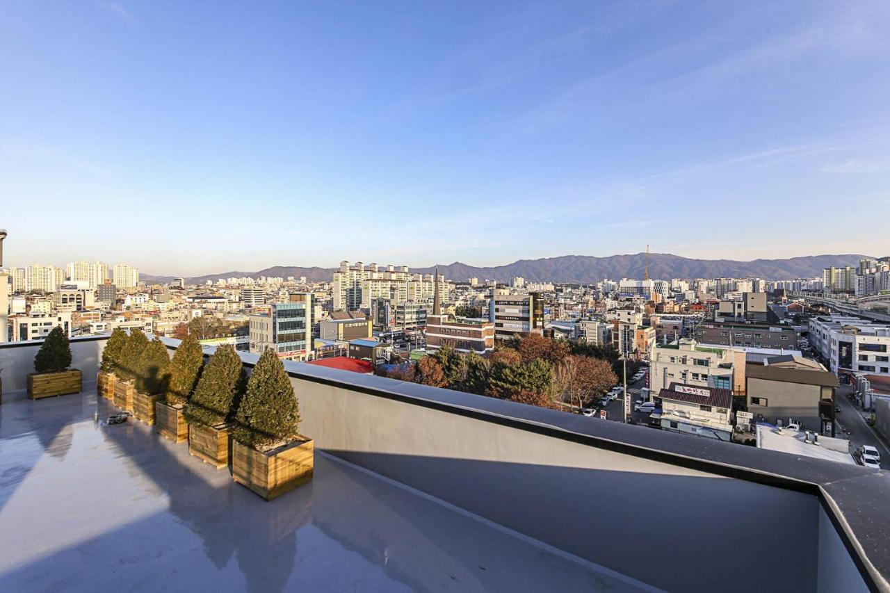 Lerocherrouge Hotel Chuncheon Bagian luar foto