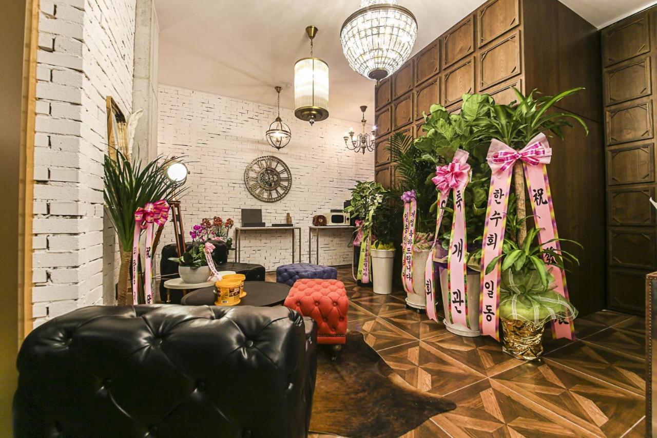 Lerocherrouge Hotel Chuncheon Bagian luar foto