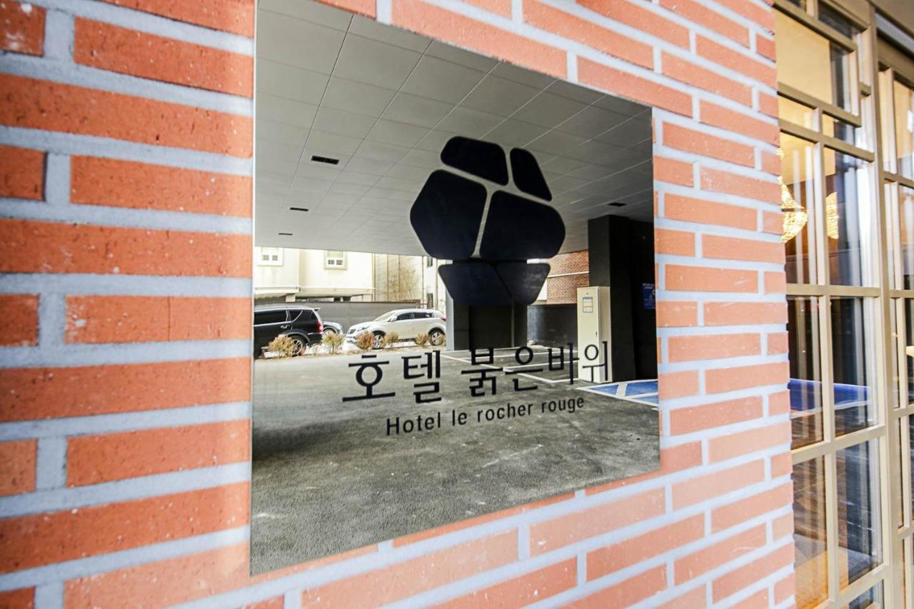 Lerocherrouge Hotel Chuncheon Bagian luar foto